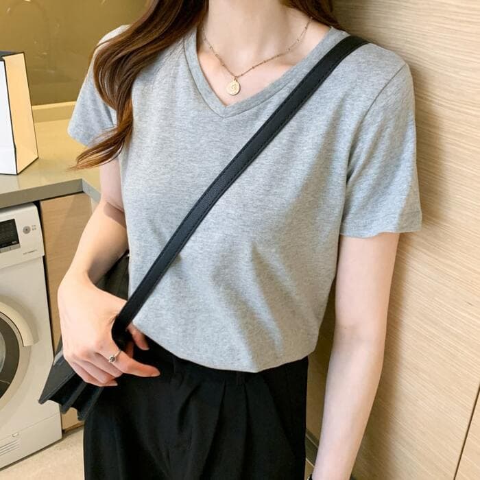 骨格ウェーブVネックシンプルTシャツ
