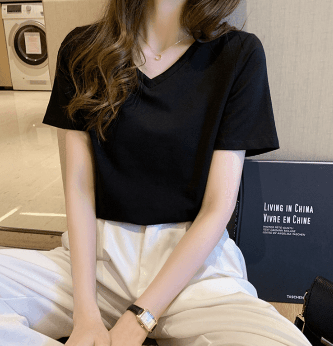 骨格ウェーブVネックシンプルTシャツ