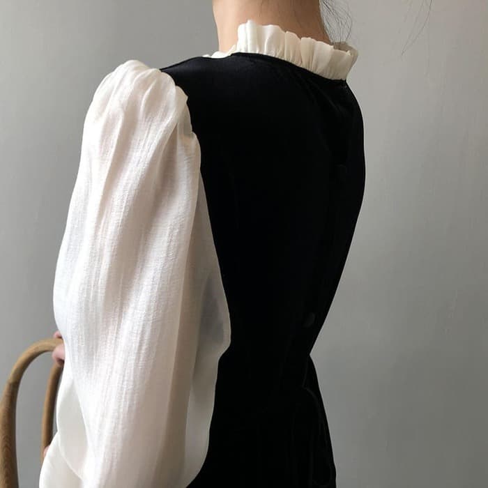 骨格ウェーブ服フリルネックベロアワンピース
