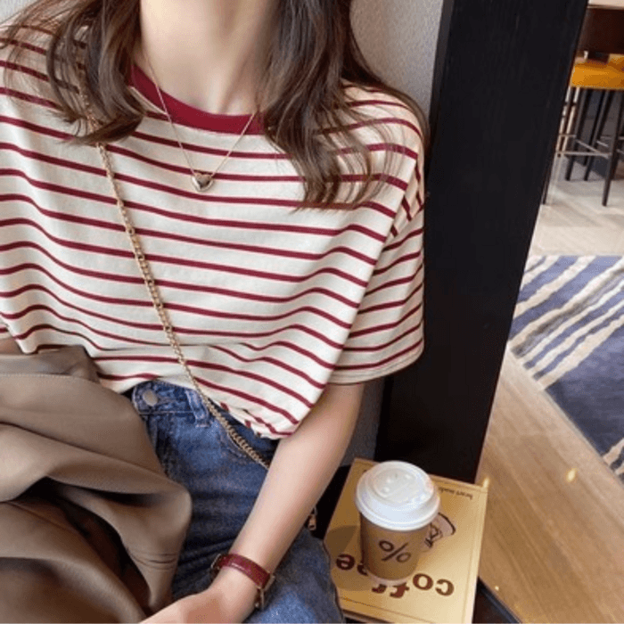 骨格ウェーブラウンドネックボーダーTシャツ