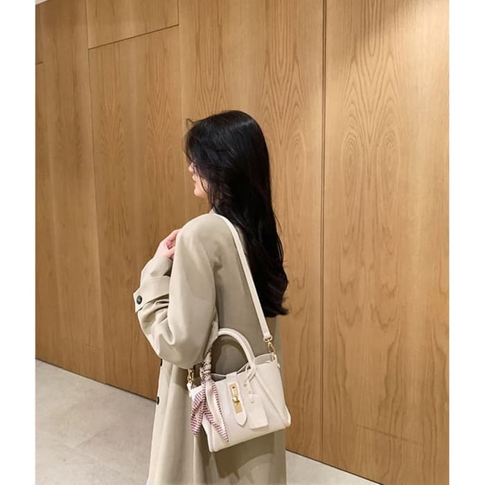 スカーフ付きレザー調バッグ 骨格ウェーブ服