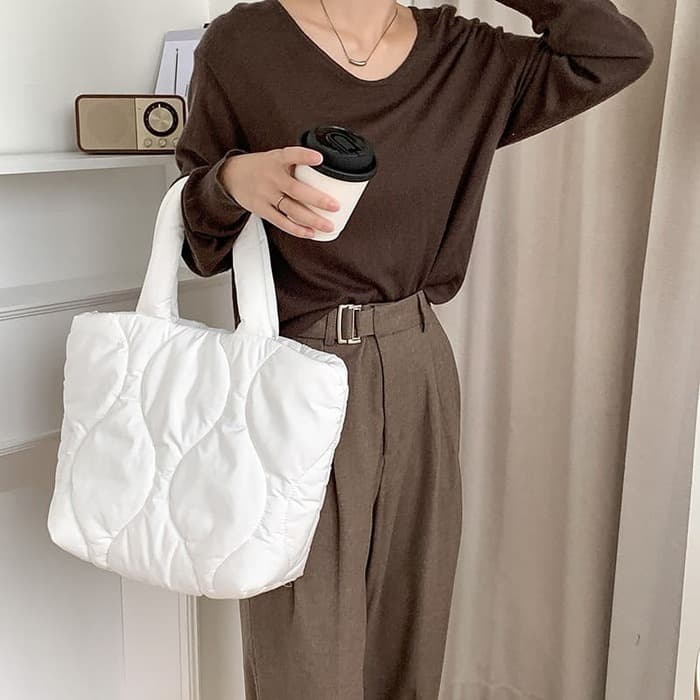 3色キルティングトートバック 骨格ウェーブ服
