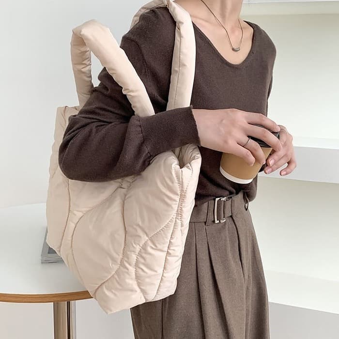 3色キルティングトートバック 骨格ウェーブ服