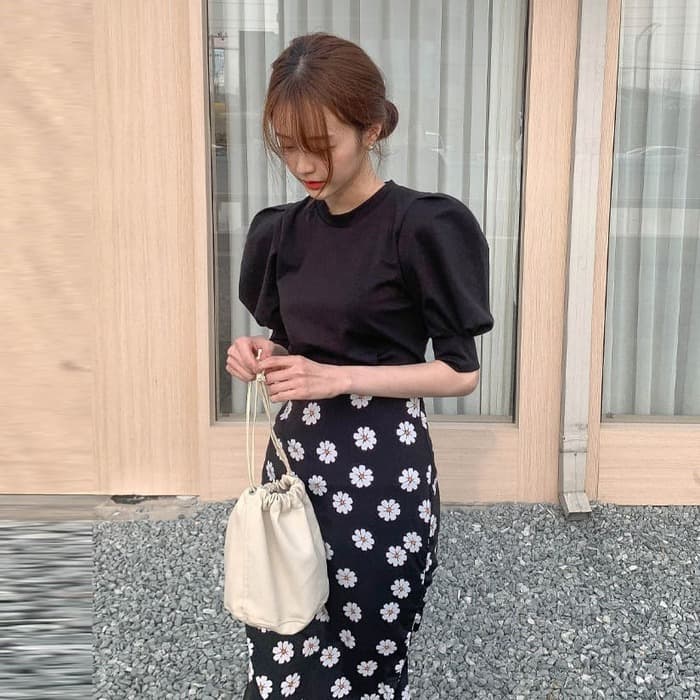 骨格ウェーブ服パフスリーブトップス&花柄スリットスカートセットアップ