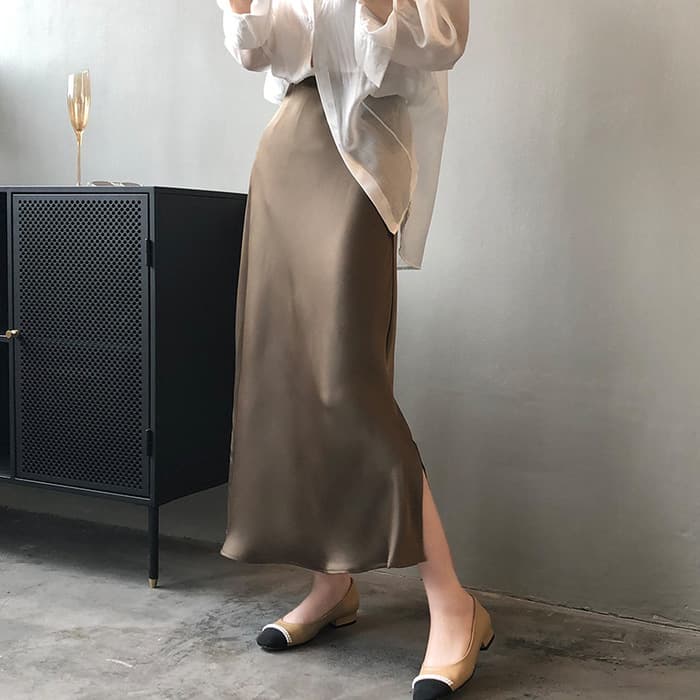 骨格ウェーブサテンAラインスカート