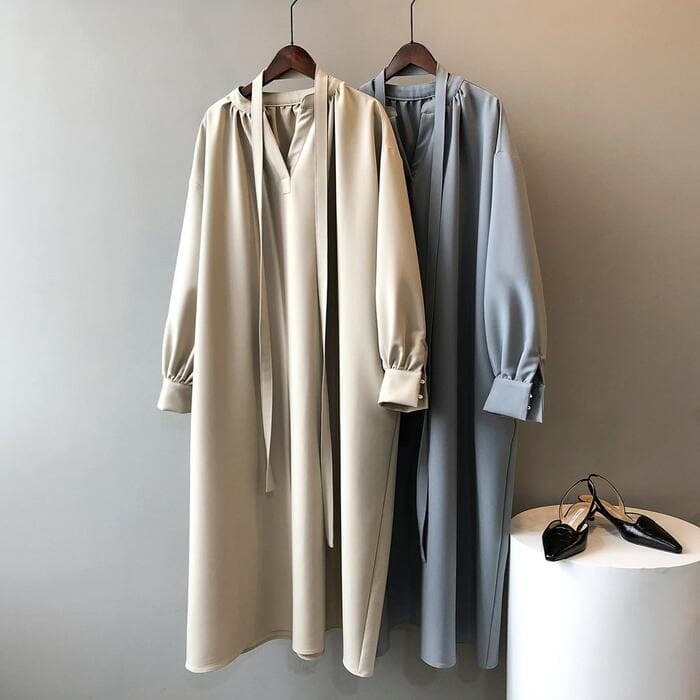 骨格ウェーブ服ウエストマークVネックワンピース