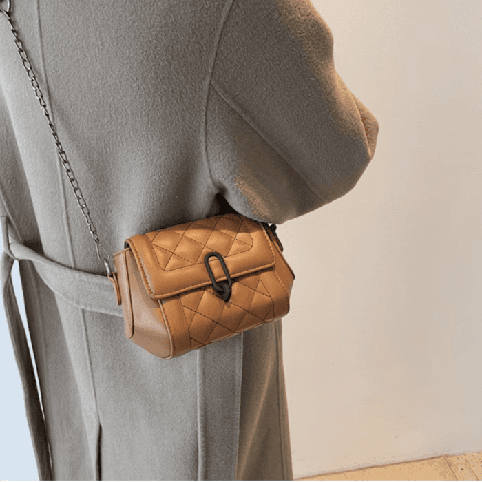 骨格ウェーブキルティングショルダーバッグ