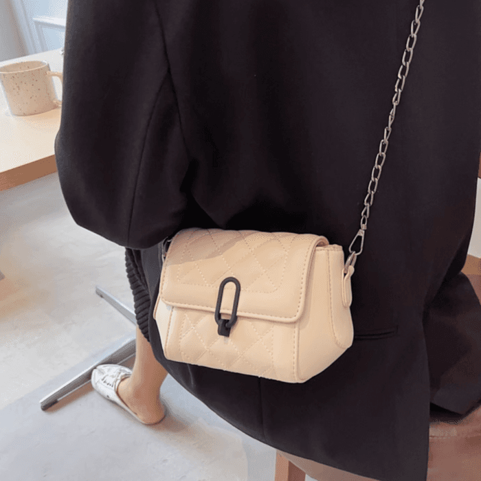 骨格ウェーブキルティングショルダーバッグ