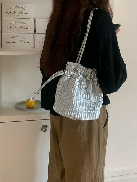 骨格ウェーブシャーリングショルダーバック