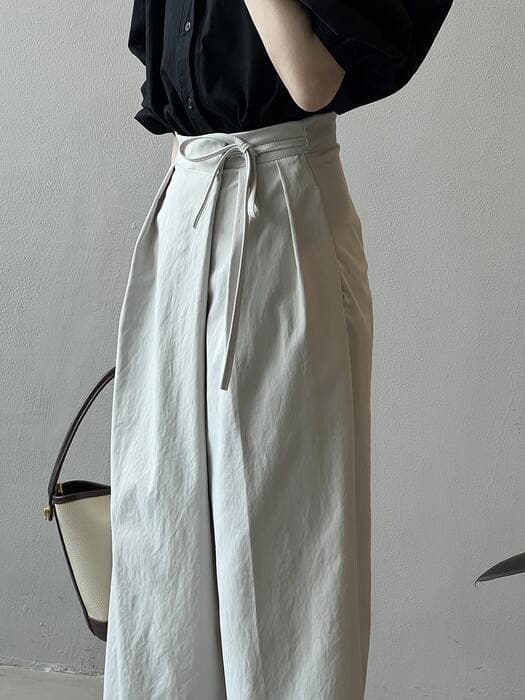 骨格ウェーブラップワイドパンツ