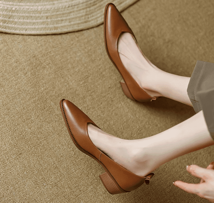 骨格ウェーブローヒールパンプス