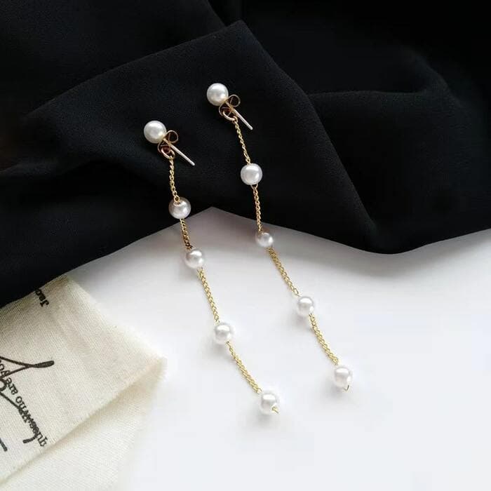 骨格ウェーブロングパールピアス