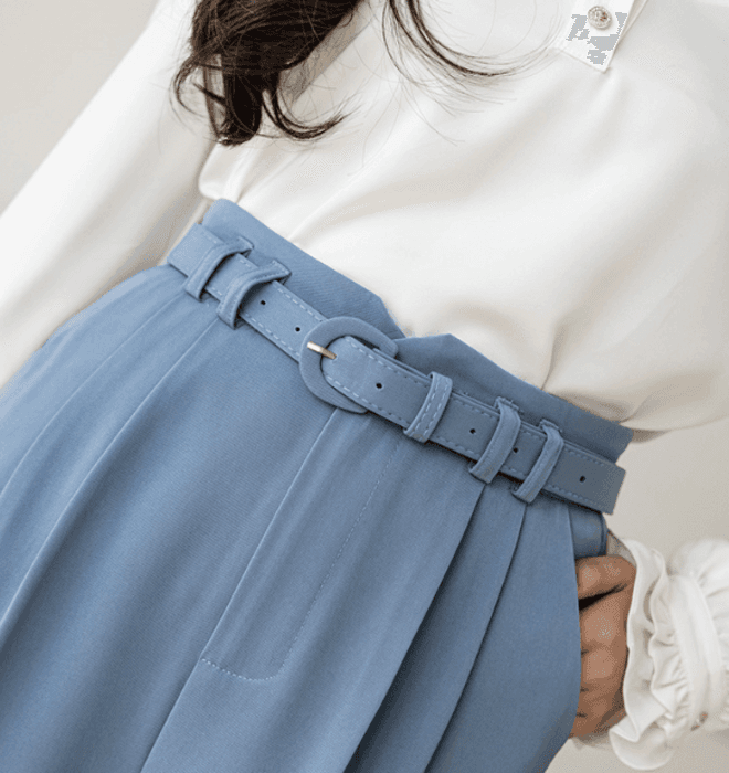 骨格ウェーブベルト付きテーパードパンツ