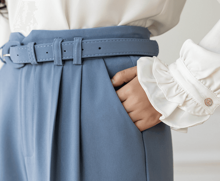 骨格ウェーブベルト付きテーパードパンツ