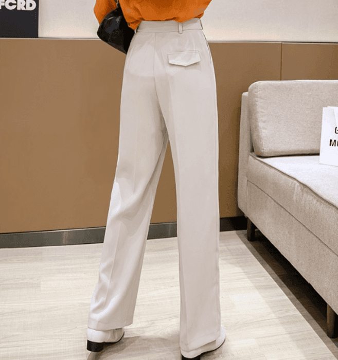 骨格ウェーブタック入りセンタープレスストレートパンツ