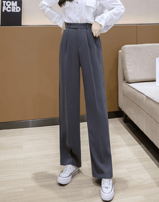 骨格ウェーブタック入りセンタープレスストレートパンツ