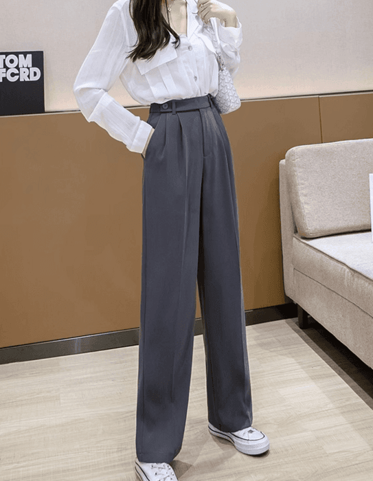 骨格ウェーブタック入りセンタープレスストレートパンツ
