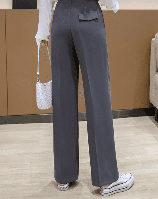 骨格ウェーブタック入りセンタープレスストレートパンツ