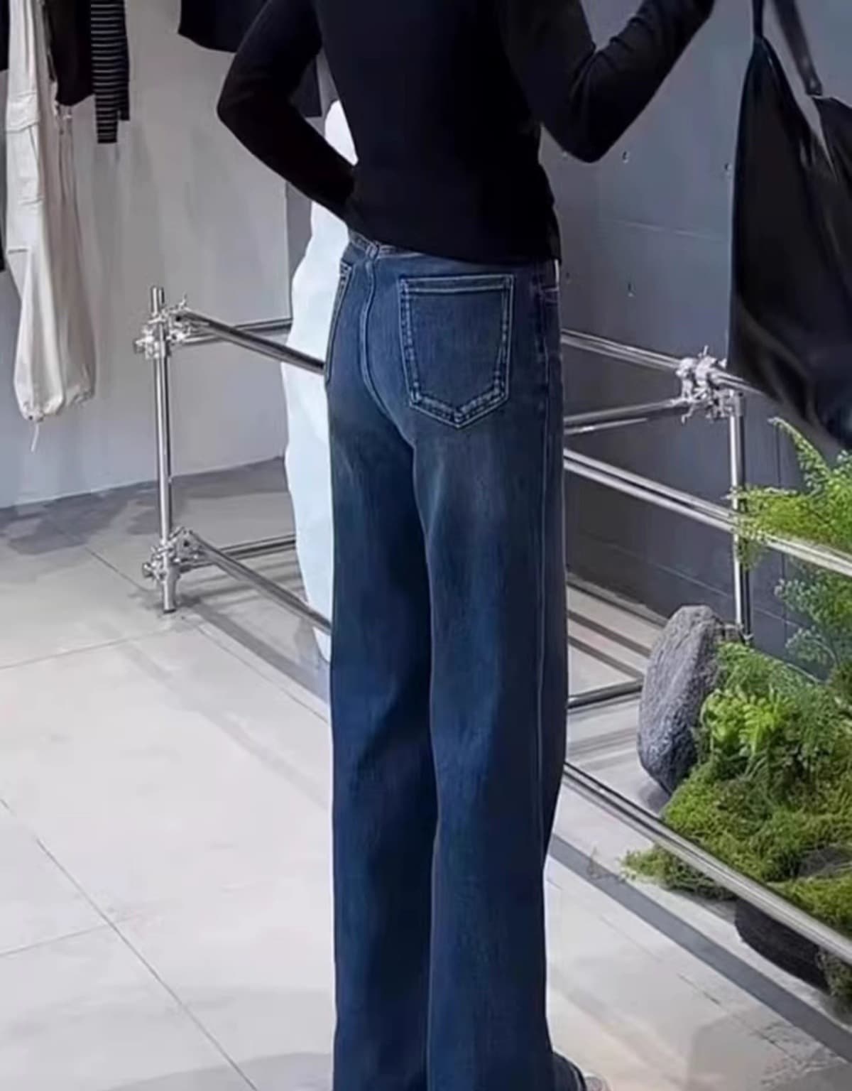 骨格ウェーブセミブーツカットデニムパンツ