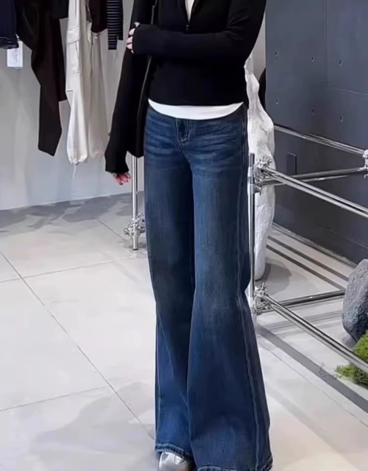 骨格ウェーブセミブーツカットデニムパンツ