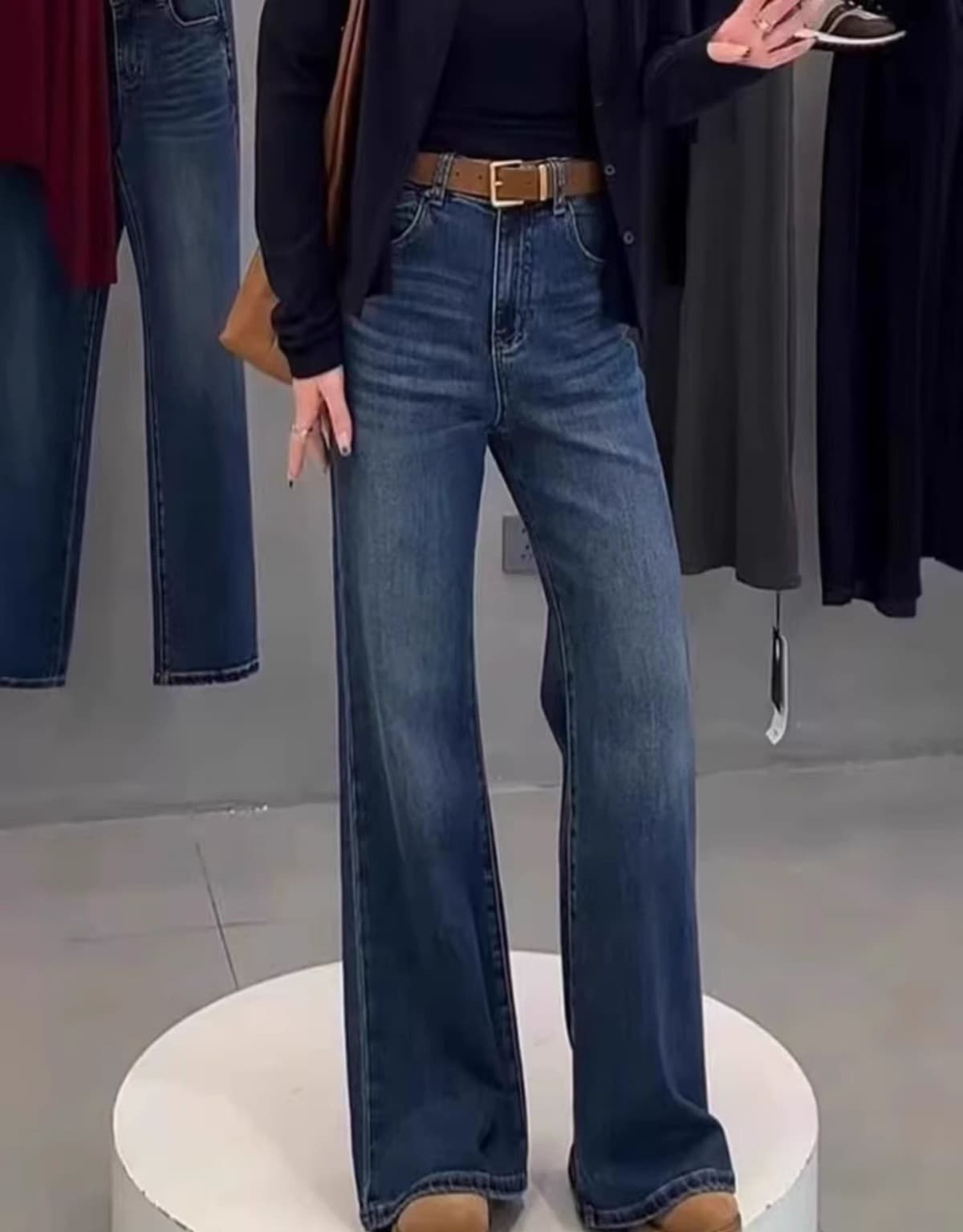 骨格ウェーブセミブーツカットデニムパンツ